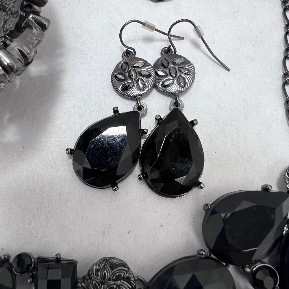 Avon Black Gunmetal Bib Necklace Earrings‎ Stretch Bracelet Jewelry Set Gothic - Picture 3 of 9
